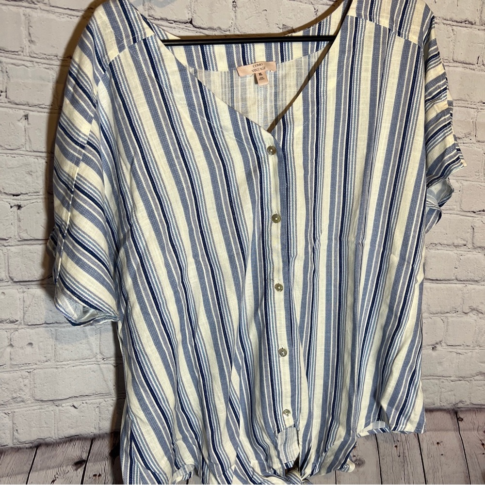 COMO vintage XLg Blue and White Blouse